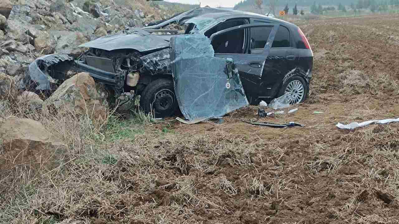 Nurdağı’nda otomobil kazası: Sürücü yaralandı