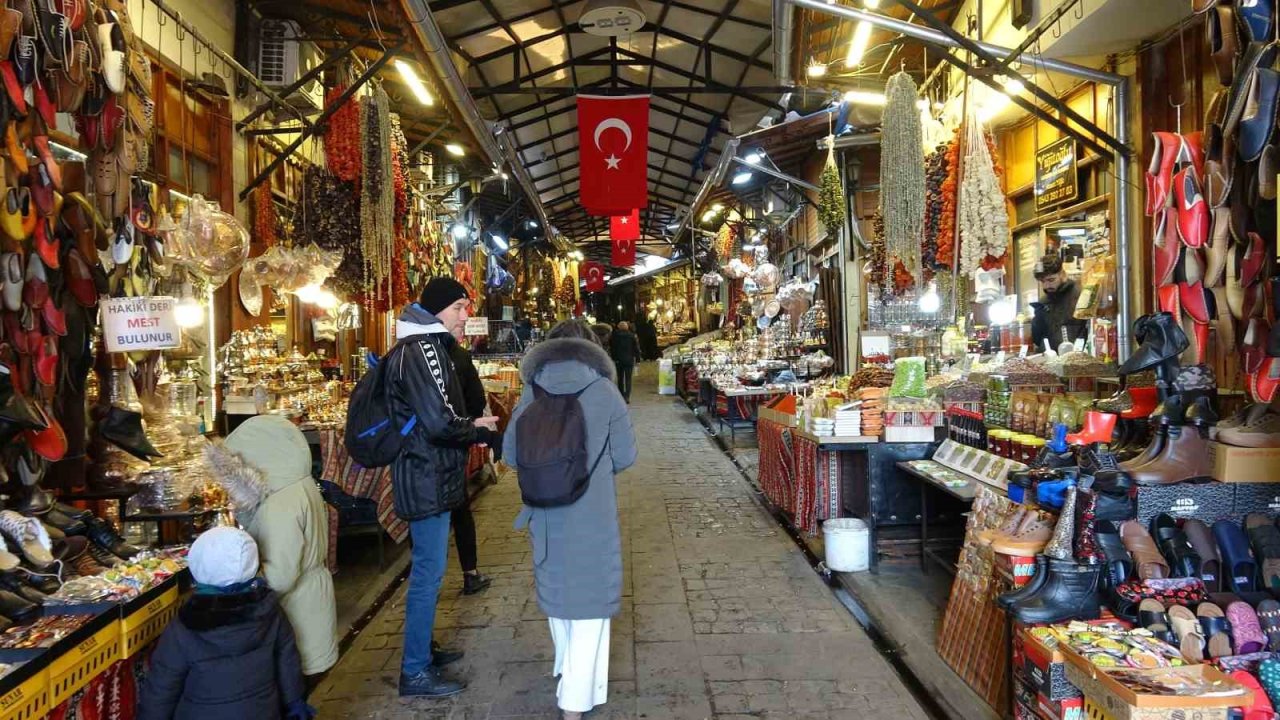 Gaziantep’te Kar Yağışı: Esnaf normale dönüyor
