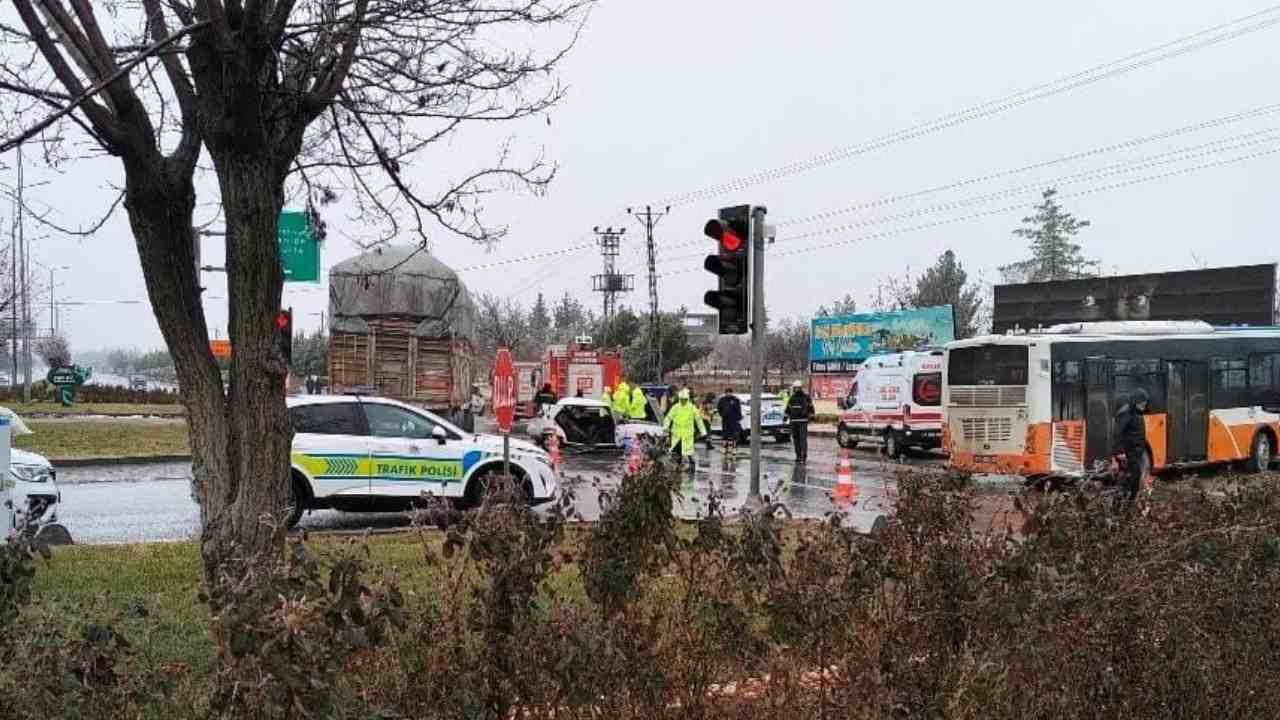 Gaziantep’teki Trafik Kazasında 1 Ölü, 1 Yaralı