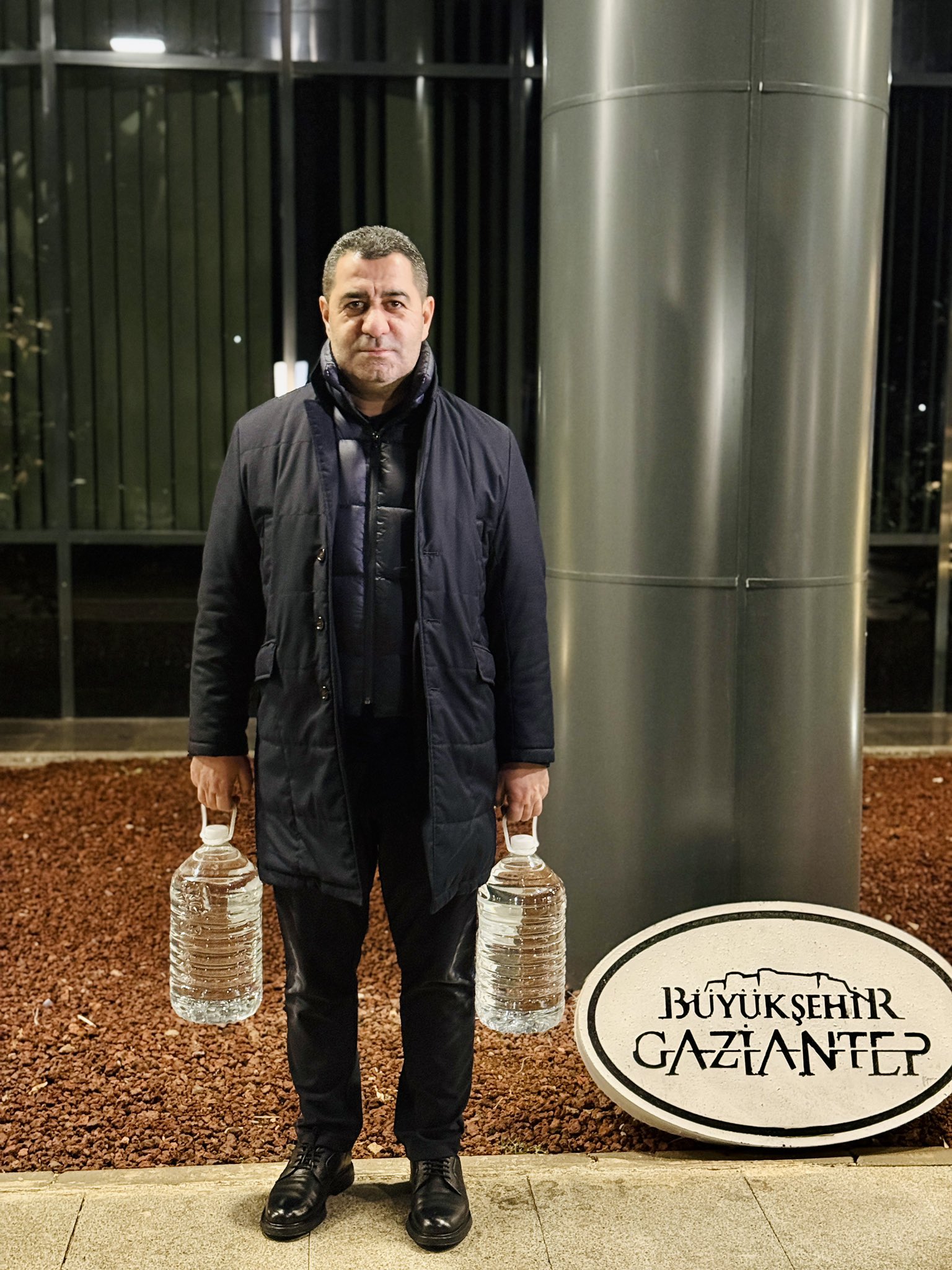 Ankara Susuzlukla Savaşırken Mizahi Yanıt Gündemde! Ankara Susuzlukla Savaşırken Mizahi Yanıt Gündemde!