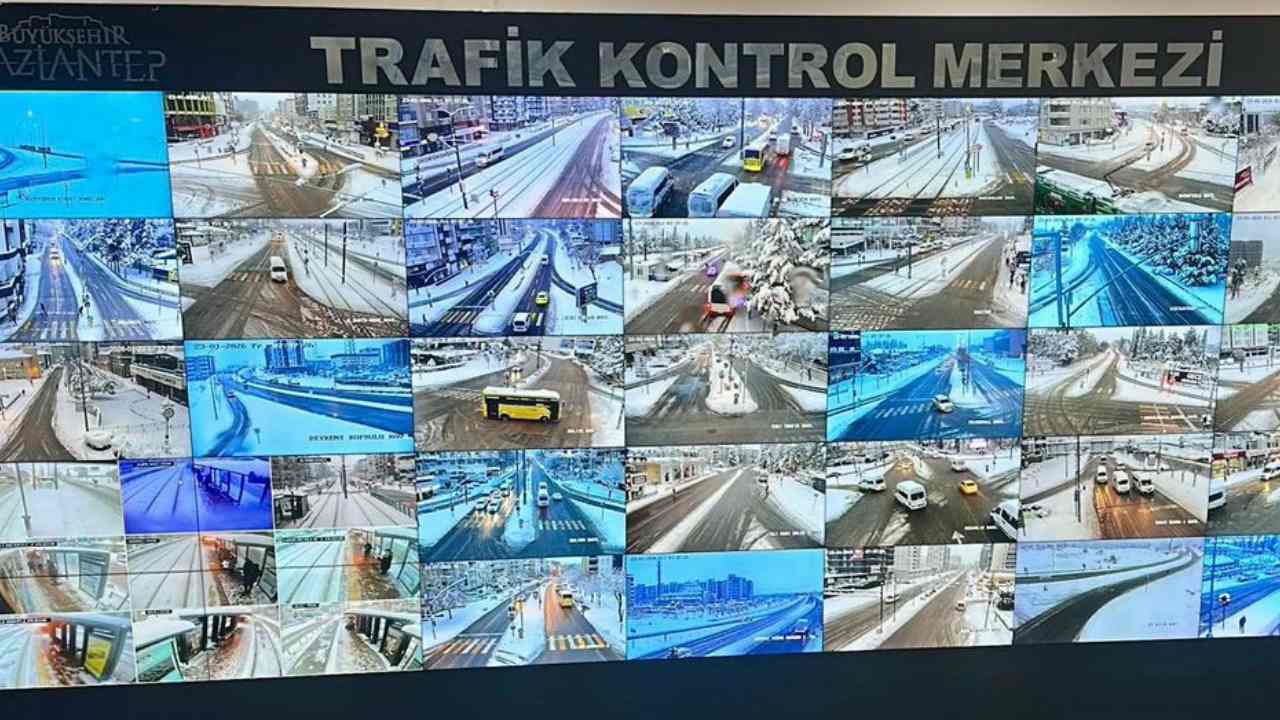 Gaziantep’te Kar Yağışı, Ulaşım Sorunsuz Devam Ediyor! Gaziantep’te Kar Yağışı, Ulaşım Sorunsuz Devam Ediyor!