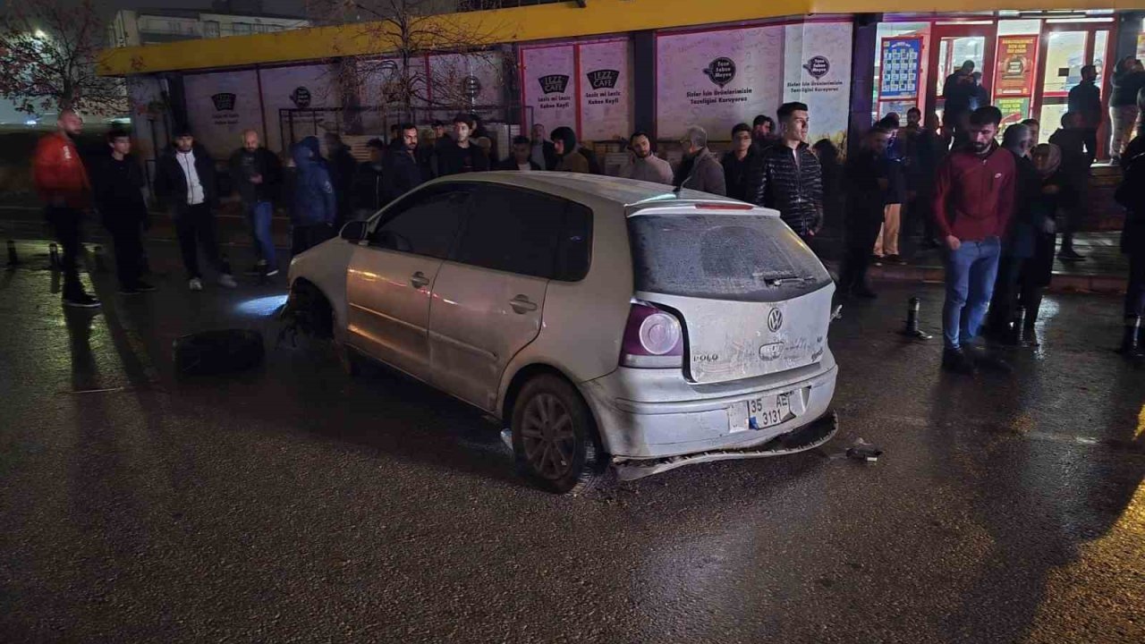 Yağmur sonrası kaza: 3 yaralı hastaneye kaldırıldı!