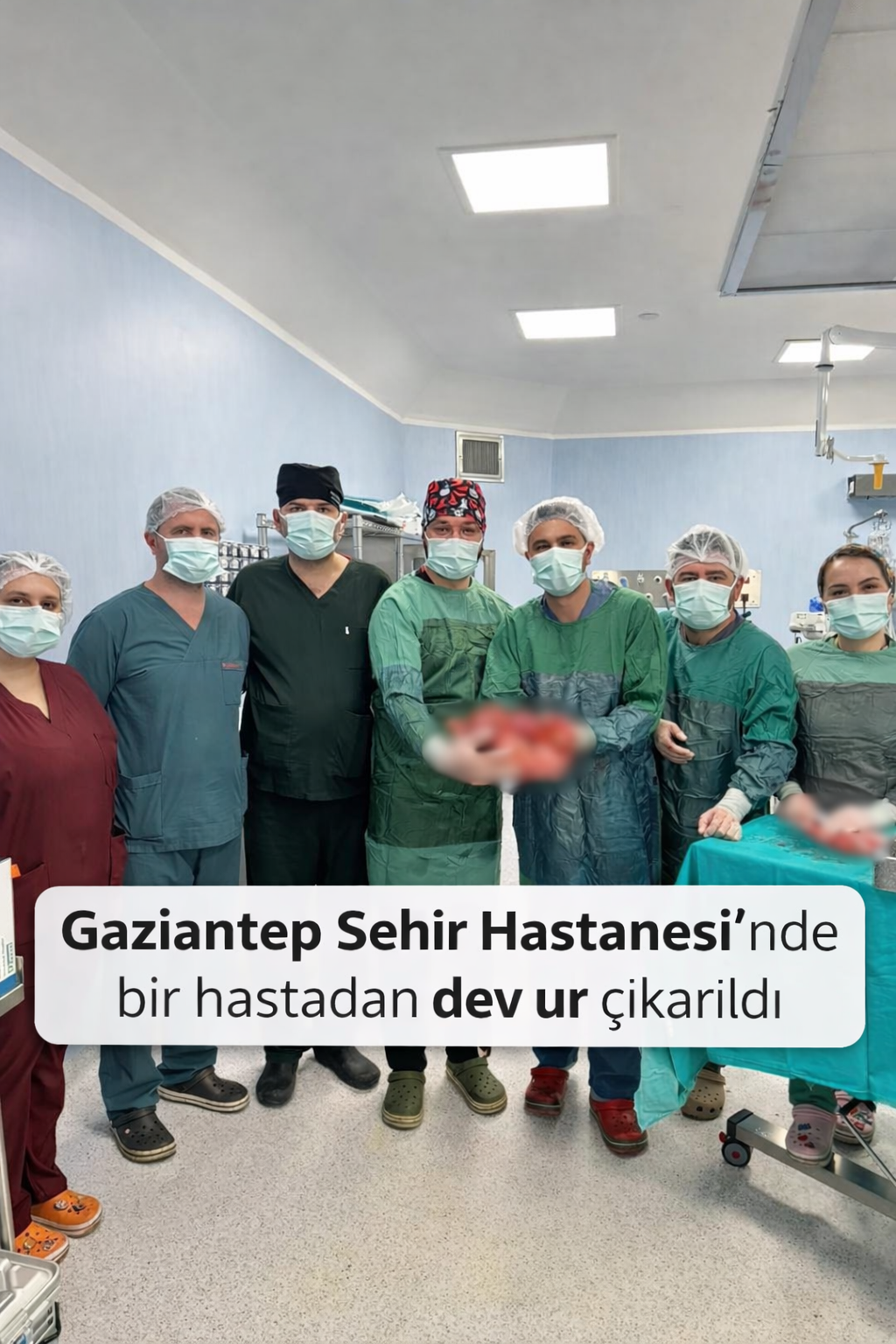 87 yaşındaki hastadan dev bir ur çıktı…