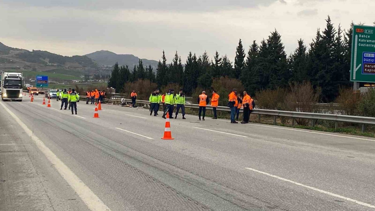 Otobanda işçiye otomobil çarptı: 1 ölü, 3 yaralı