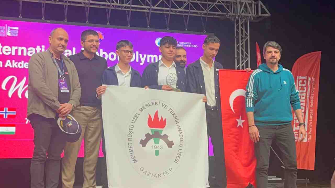 Gaziantep’in Gençleri Robot Olimpiyatları’nda Zirveye Çıktı!