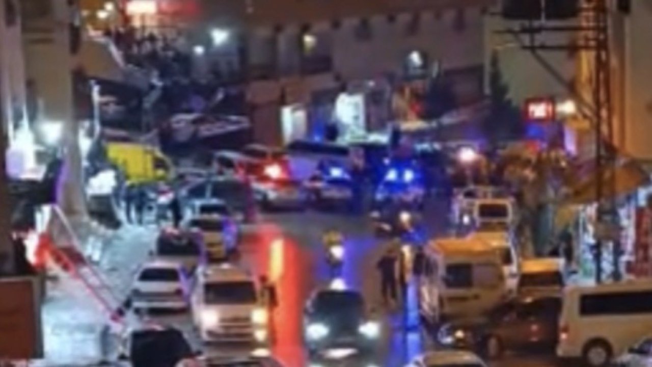 Düğün Salonu Önünde Silahlı Saldırı: Genç Yaralı! Düğün Salonu Önünde Silahlı Saldırı: Genç Yaralı!