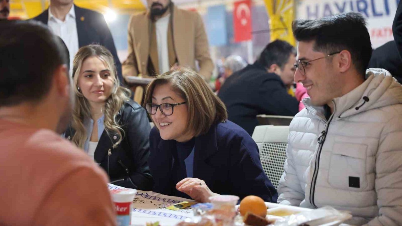 Gaziantep’te Ramazan İftar Çadırları Kuruldu! Gaziantep’te Ramazan İftar Çadırları Kuruldu!