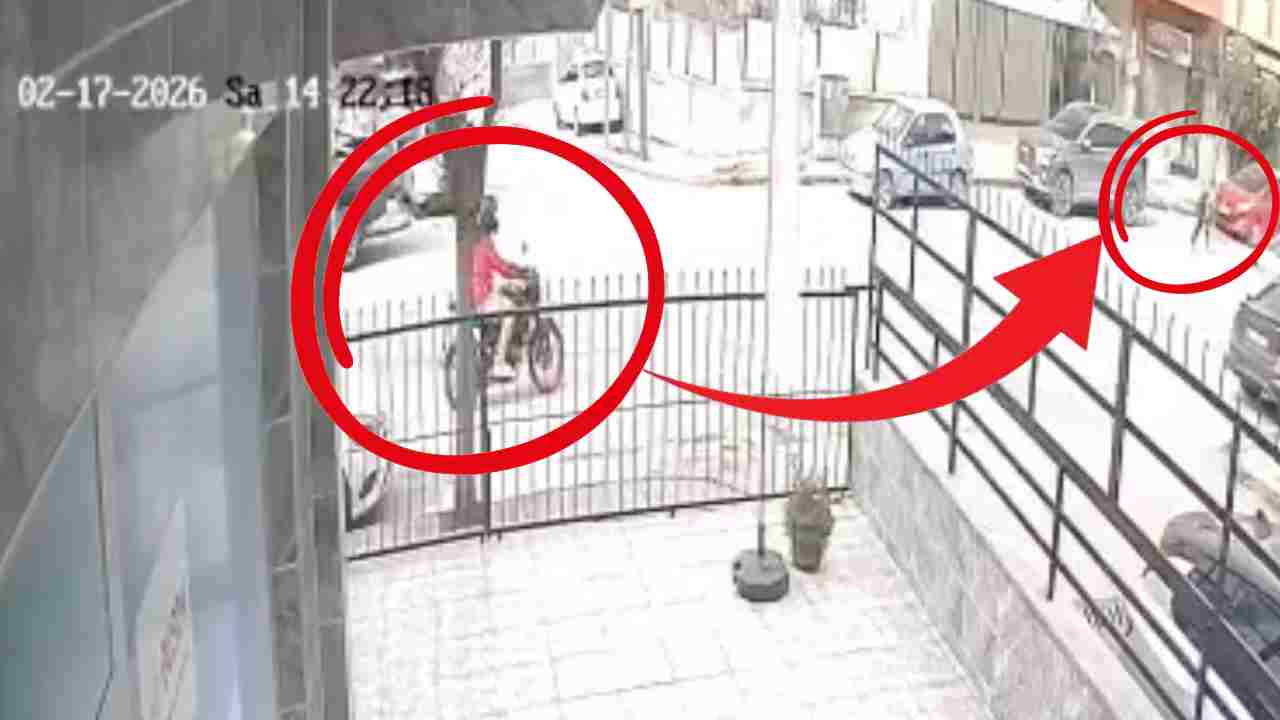 Çocuk, motosikletli takipçiden soğukkanlılıkla kurtuldu!