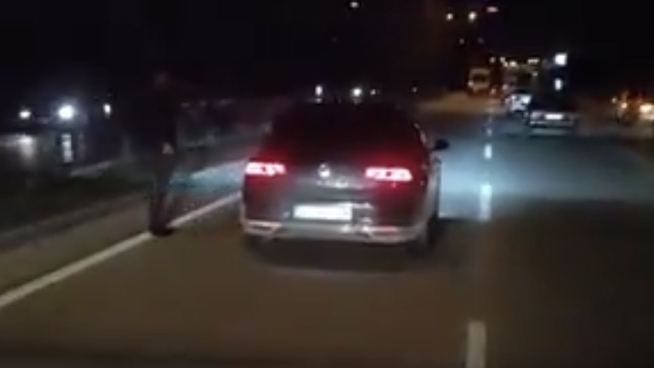 Zincirleme Kaza Faciası Önledi: Araçlar Çarpıştı!