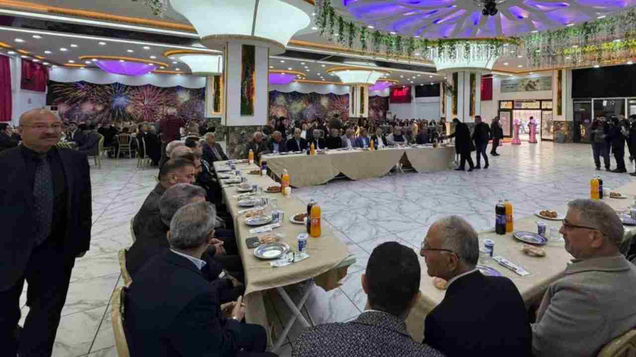 Barış Sofrasında İki Aile Kavgasını Sona Erdirdi