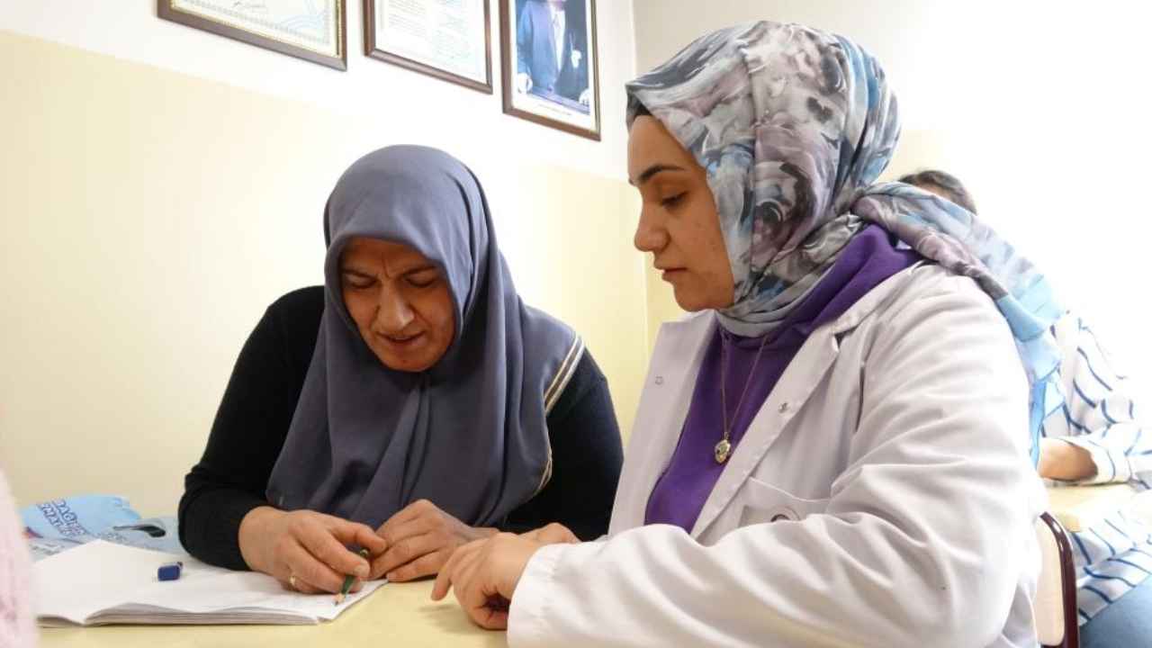 Okuma Yazma Hayalini Gerçekleştiren Kadınların Mücadelesi Okuma Yazma Hayalini Gerçekleştiren Kadınların Mücadelesi