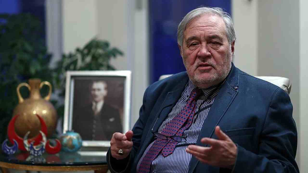 Prof. Dr. İlber Ortaylı Hayatını Kaybetti