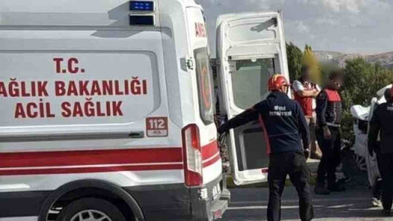 Gaziantep’te Trafik Kazası: Bir Ölü, İki Yaralı Gaziantep’te Trafik Kazası: Bir Ölü, İki Yaralı
