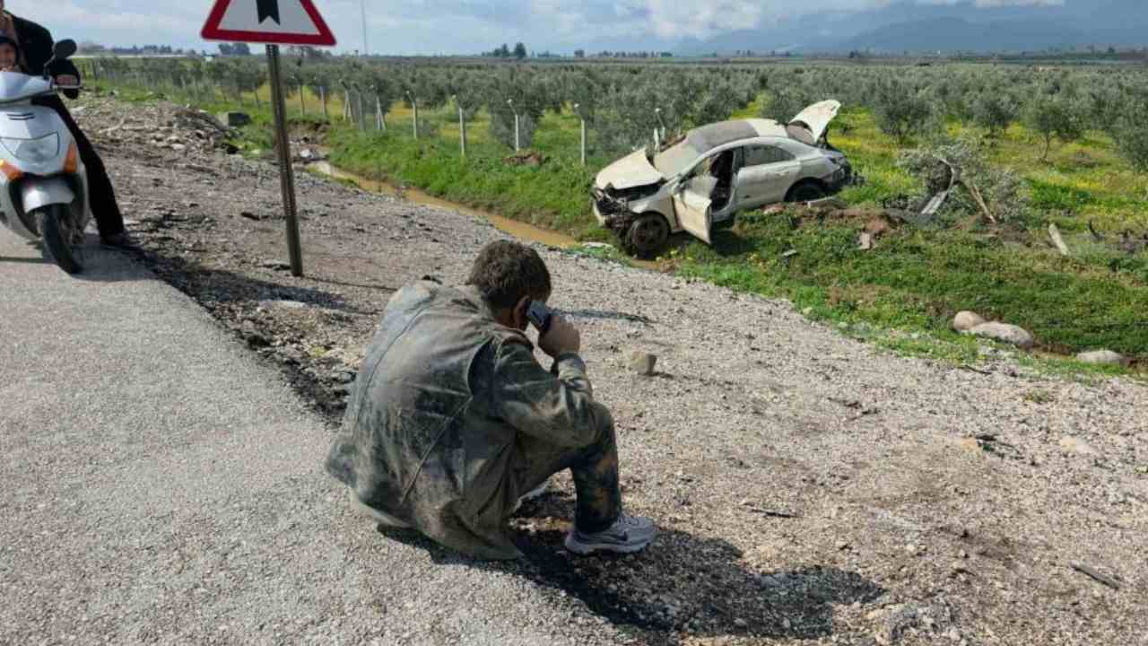 Hassa’da Otomobil Devrildi, Sürücü Yaralanmadan Kurtuldu!