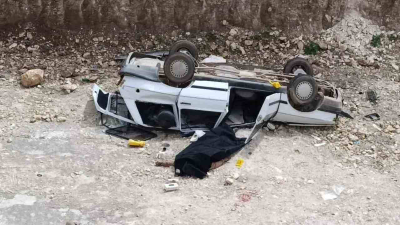 Şanlıurfa’da Devrilen Araçta Bir Ölü, Bir Yaralı Şanlıurfa’da Devrilen Araçta Bir Ölü, Bir Yaralı