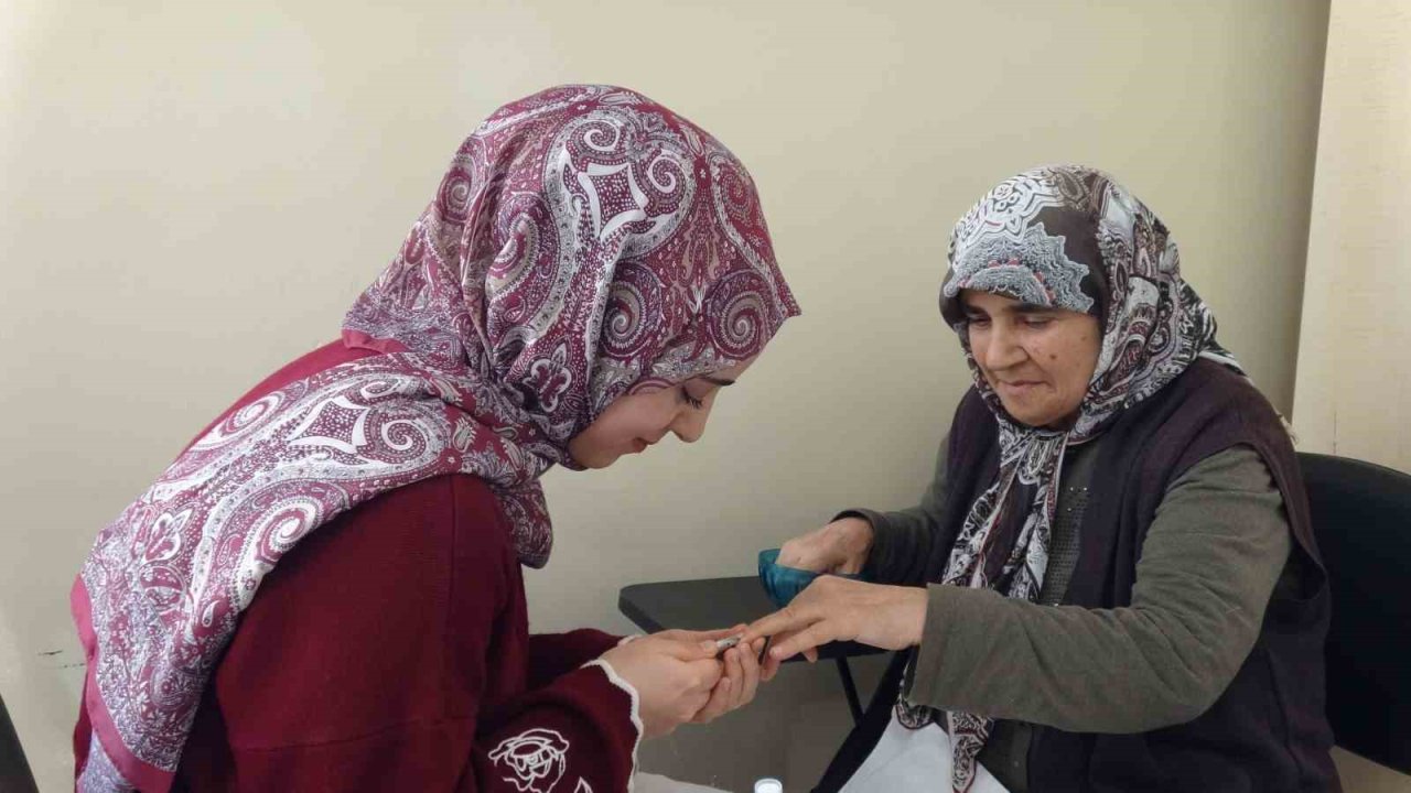 Gençler, Yaşlılar Haftası’nda Anlamlı Bir Etkinlik Düzenledi