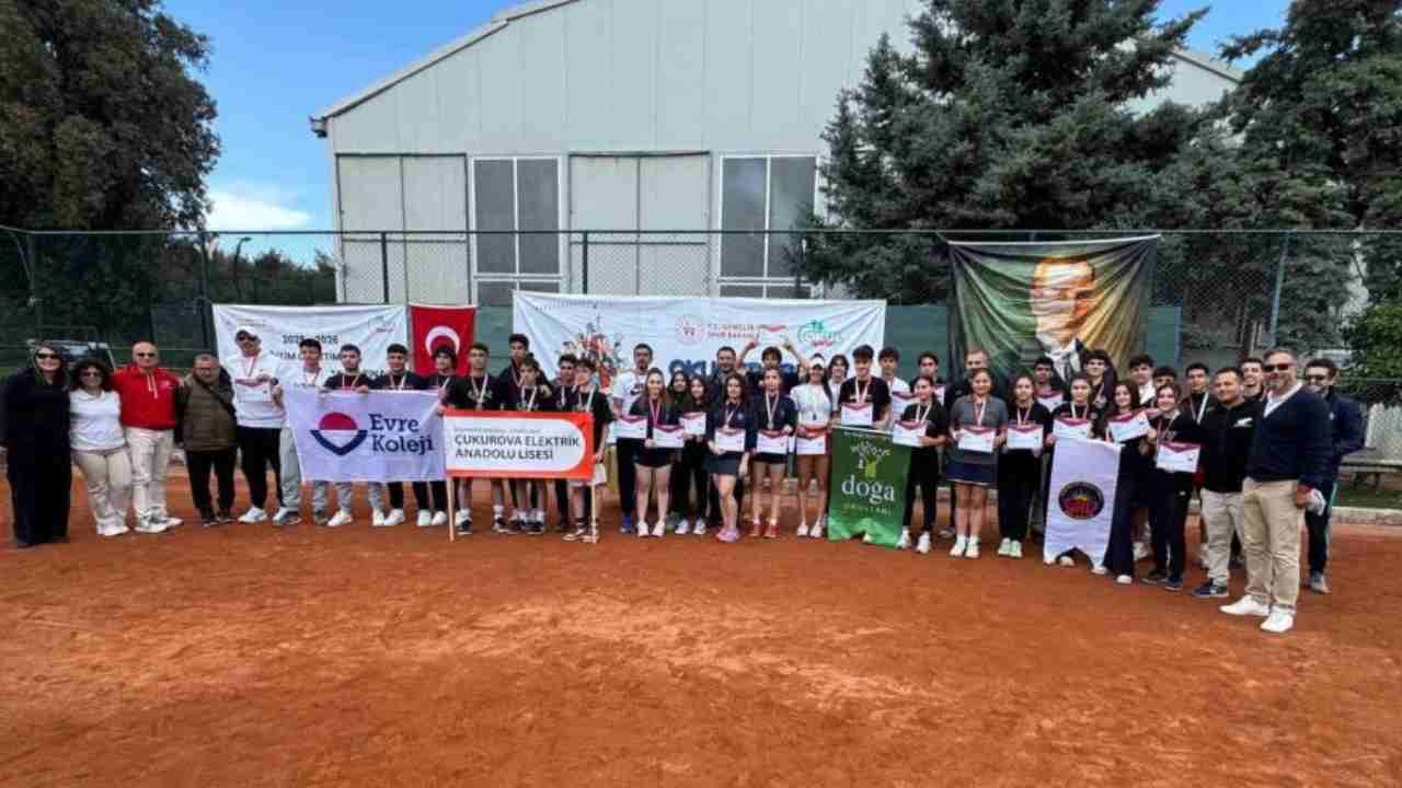Gaziantep Kolej Vakfı, Tenisle Türkiye Finallerine Yükseldi!