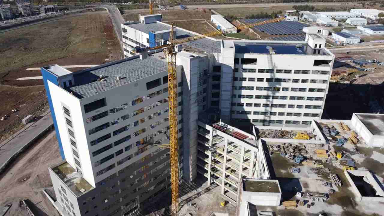 Güneydoğu’da Sağlıkta Devrim: Şehir Hastanesi Yaklaşıyor! Güneydoğu’da Sağlıkta Devrim: Şehir Hastanesi Yaklaşıyor!