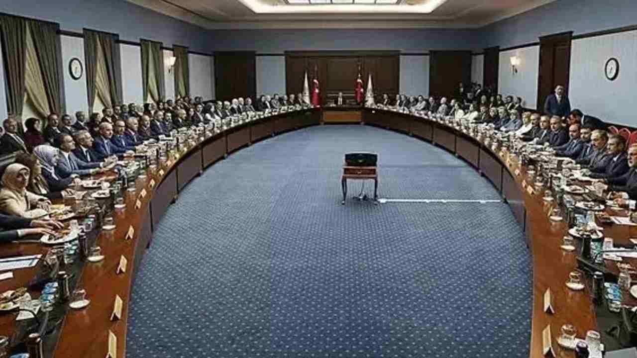 Erdoğan’ın Baklava Tadımı: Siyasette Lezzet Molası Erdoğan’ın Baklava Tadımı: Siyasette Lezzet Molası