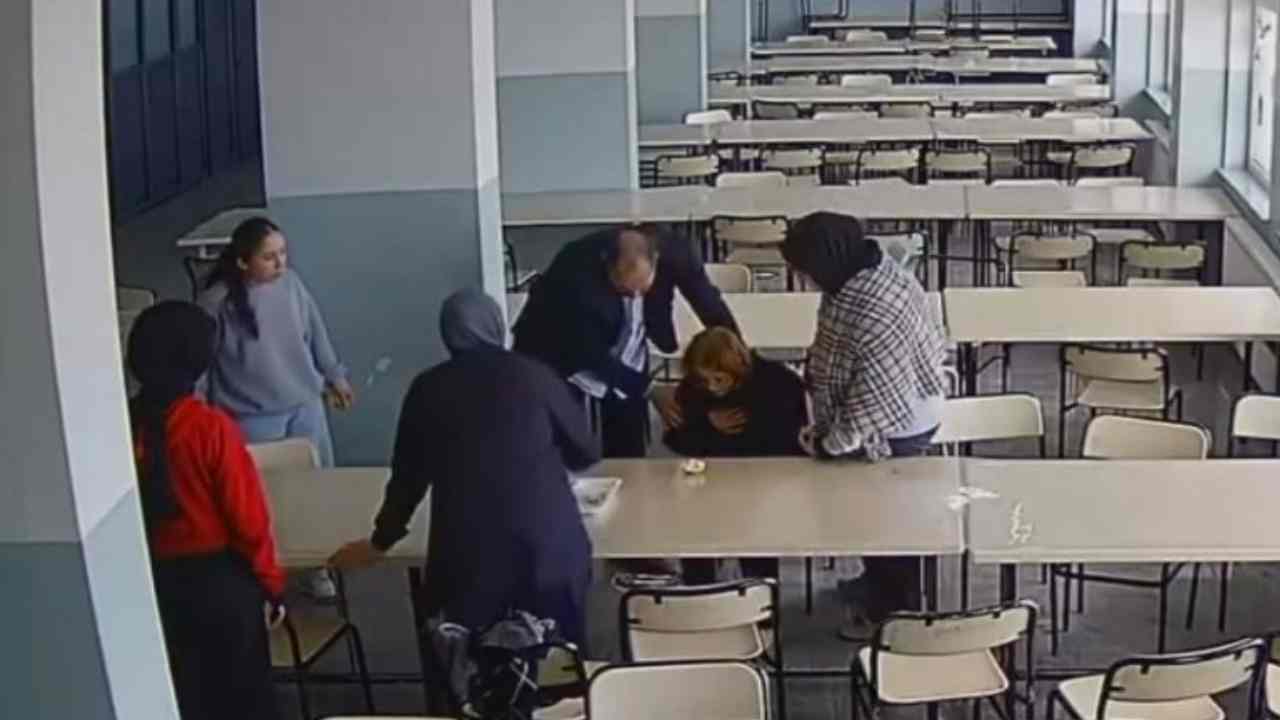 Öğrencinin Hayatını Kurtaran Öğretmene Takdir!