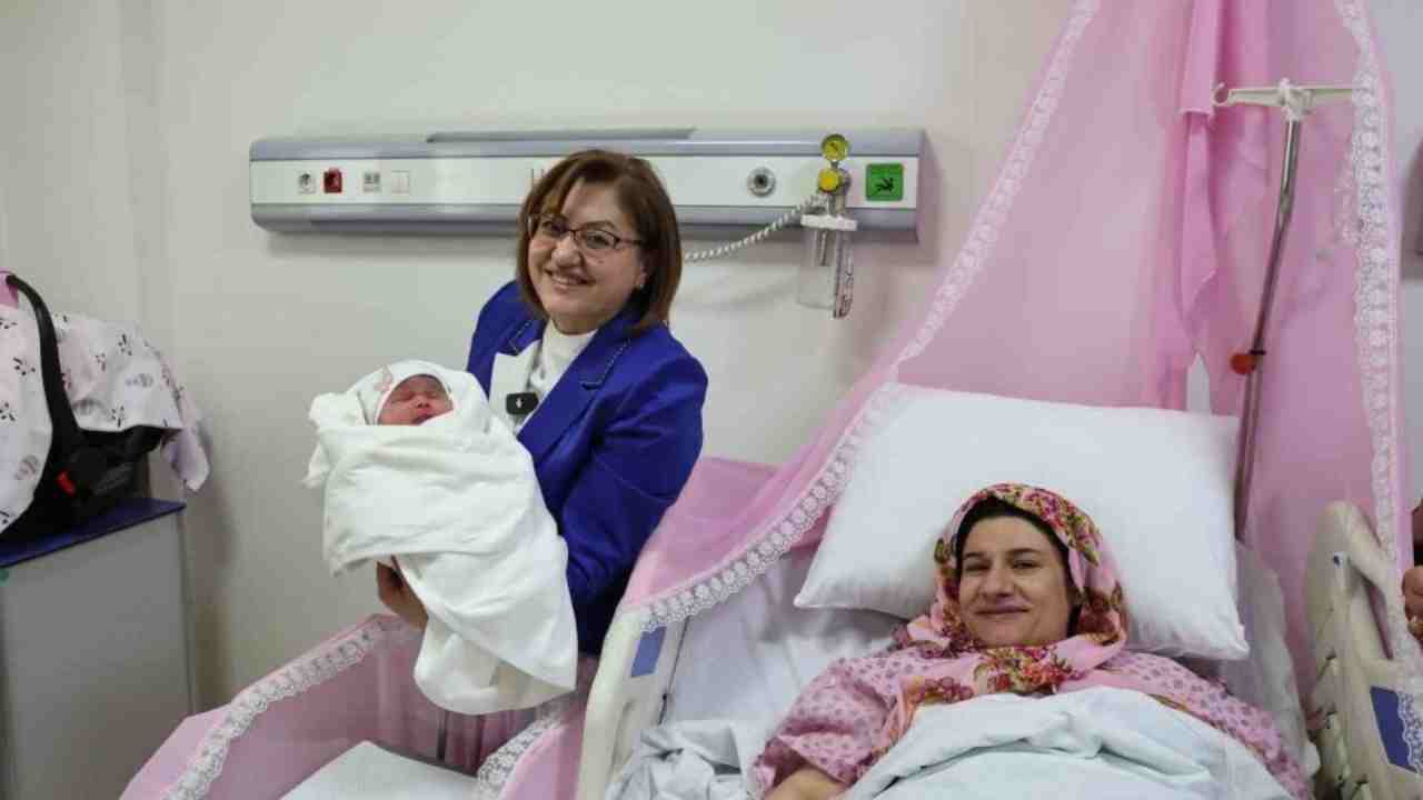 Aile Yılı’nda İlk Bebek: Minik Fatma Dünyaya Geldi!