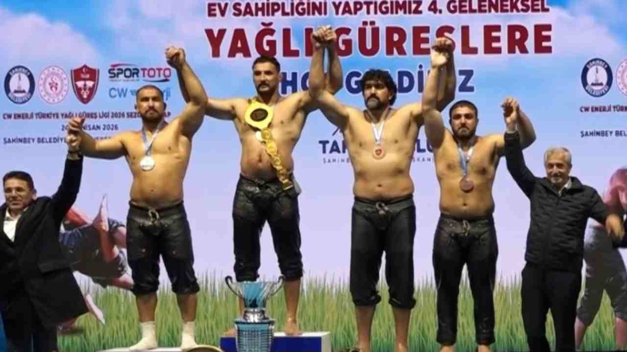 Mustafa Taş, Türkiye Yağlı Güreş Ligi’nde şampiyon!
