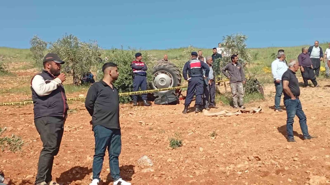 Traktör Devrildi, Fıstık Üreticisi Hayatını Kaybetti