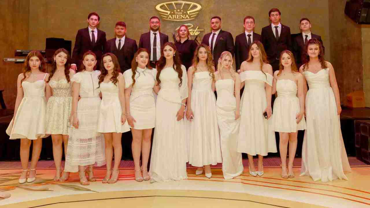 Gaziantep Kolej Vakfı’nda Mezuniyet Coşkusu Zirveye Ulaşmış!