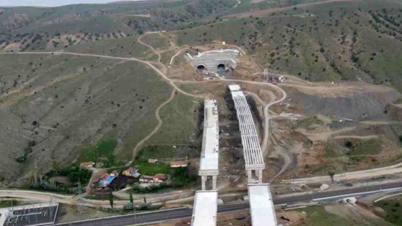 Mersin-Gaziantep Hızlı Tren ile Seyahat Süresi Kısalacak!