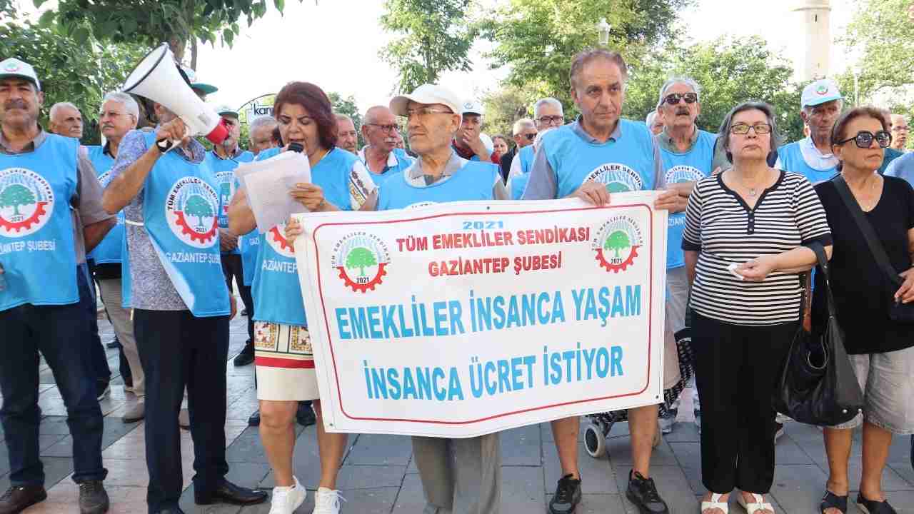 Emeklilerden Enflasyon Tepkisi: Yaşam Koşulları İyileştirilsin! Emeklilerden Enflasyon Tepkisi: Yaşam Koşulları İyileştirilsin!