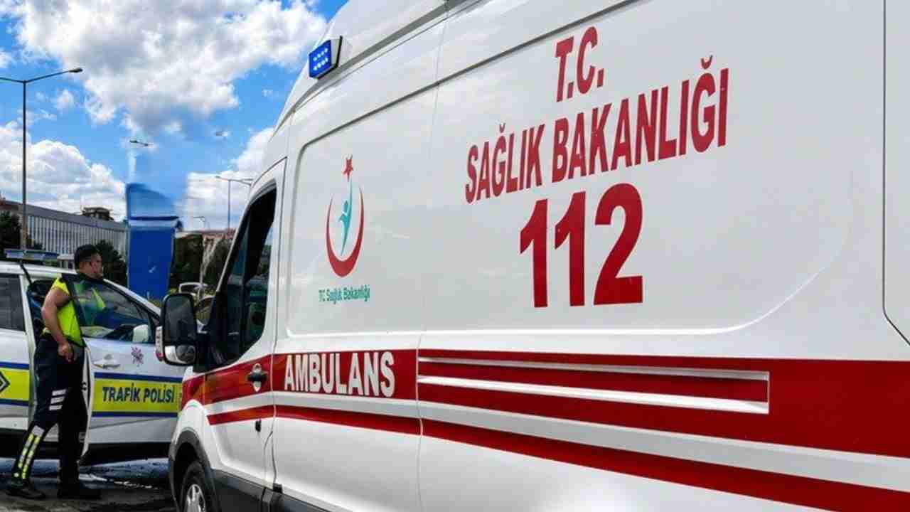 Minibüs devrildi: 15 kişi yaralandı!