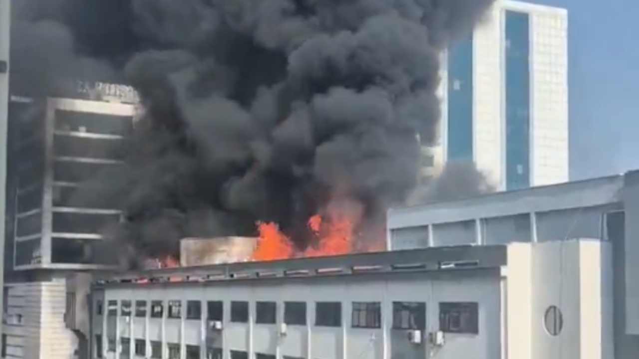 Gaziantep’te Halı Sarayı’nda Yangın Paniği!