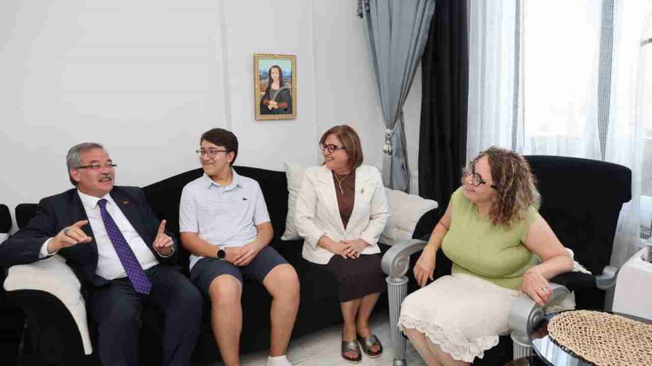Gaziantep’te LGS’de 500 puan alan öğrencilere ödül!