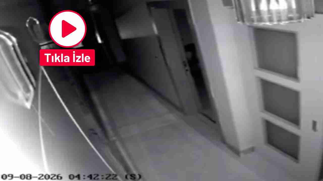 Deprem Anı Güvenlik Kamerasında! Şiddetli Sarsıntı Kaydedildi Deprem Anı Güvenlik Kamerasında! Şiddetli Sarsıntı Kaydedildi
