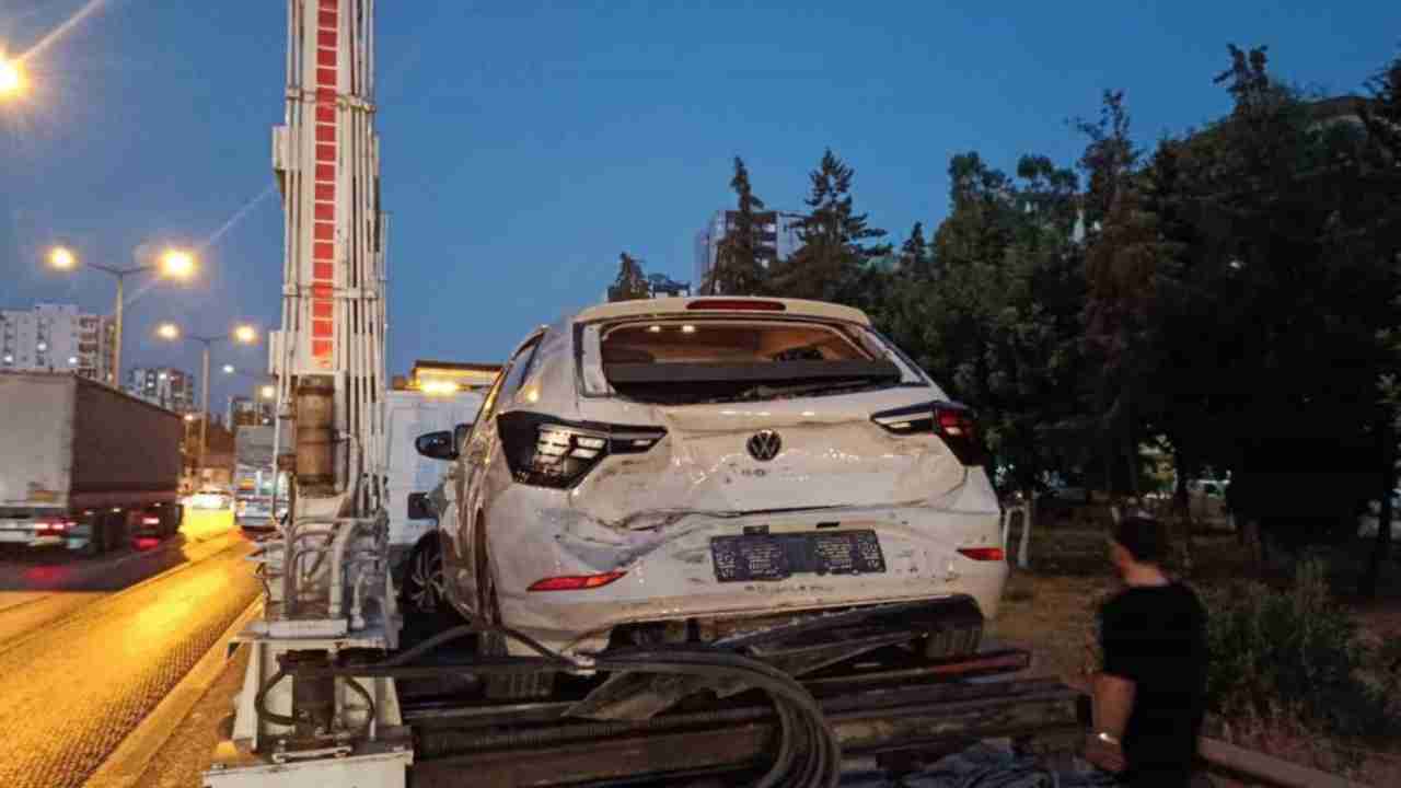Zincirleme Kaza: 3 Yaralı, Otoyol Trafiğe Kapanıyor!