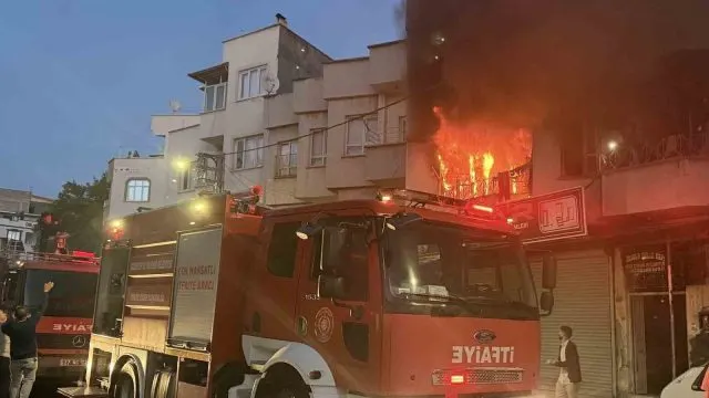 Nizip’te Bir Ev Alevlere Teslim Oldu: 1 Kişi Yaralandı