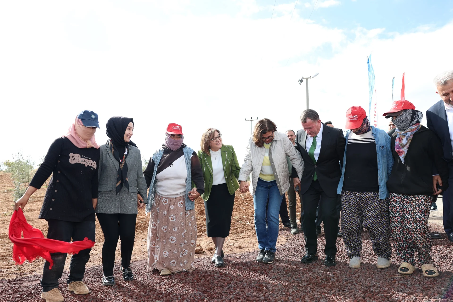 NİZİPLİ BU SÖZLERİ UNUTMAZ — 16