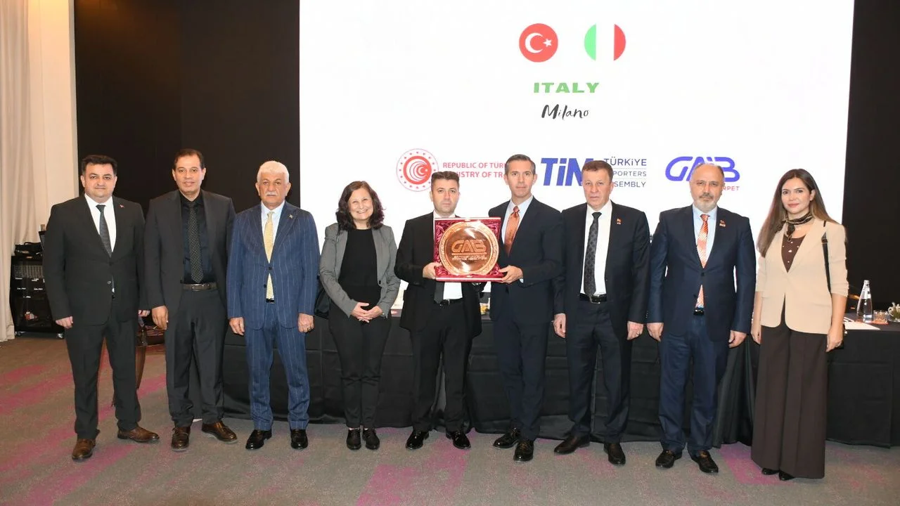 Türk halı sektöründen Avrupa pazarına Milano çıkartması