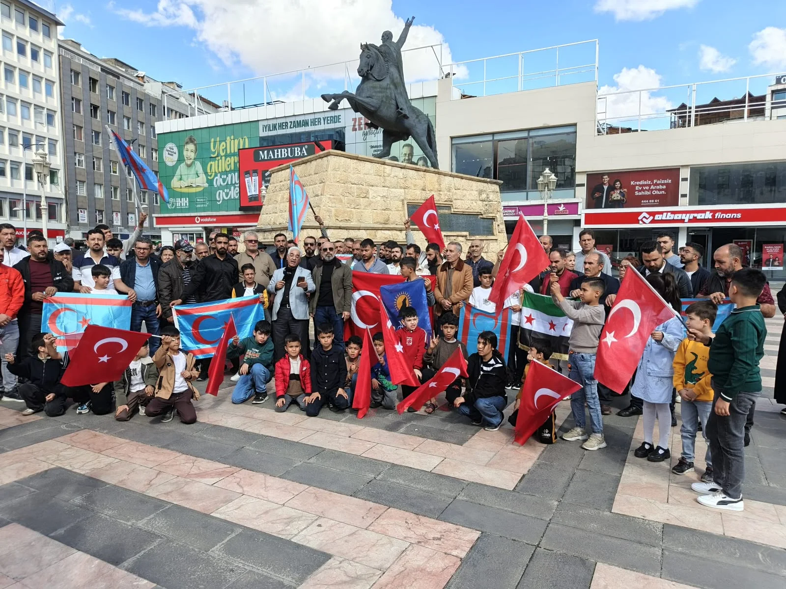 Alaş Orda: Türkmenlere Anadilinde Eğitim Hakkı İstiyoruz