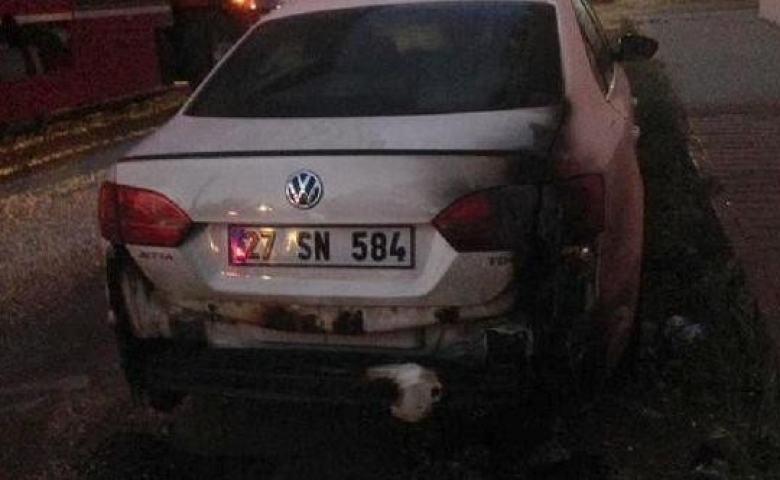 Gaziantep'te otomobile yanıcı madde döküp ataşe verdiler