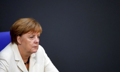 Merkel’den uçuşa yasak bölge açıklaması